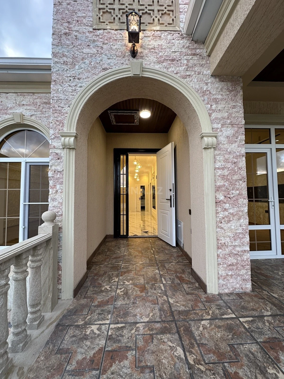 Satılır 4 otaqlı həyət evi 145 m²