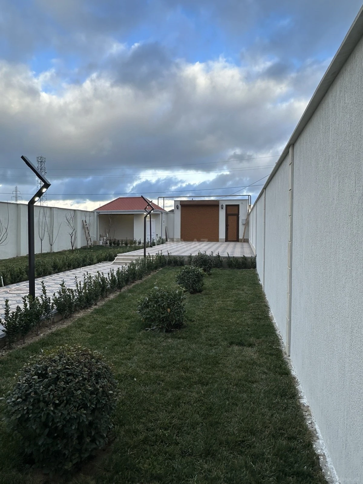 Satılır 4 otaqlı həyət evi 145 m²