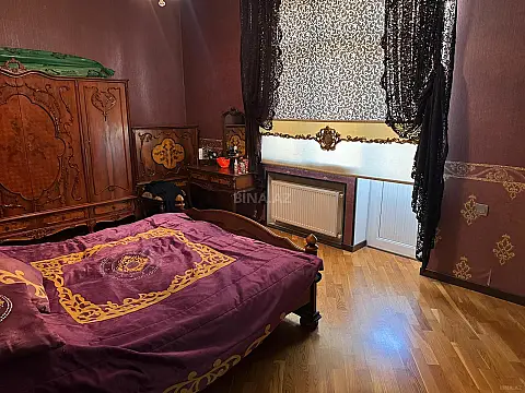 Satılır 3 otaqlı mənzil 140 m²