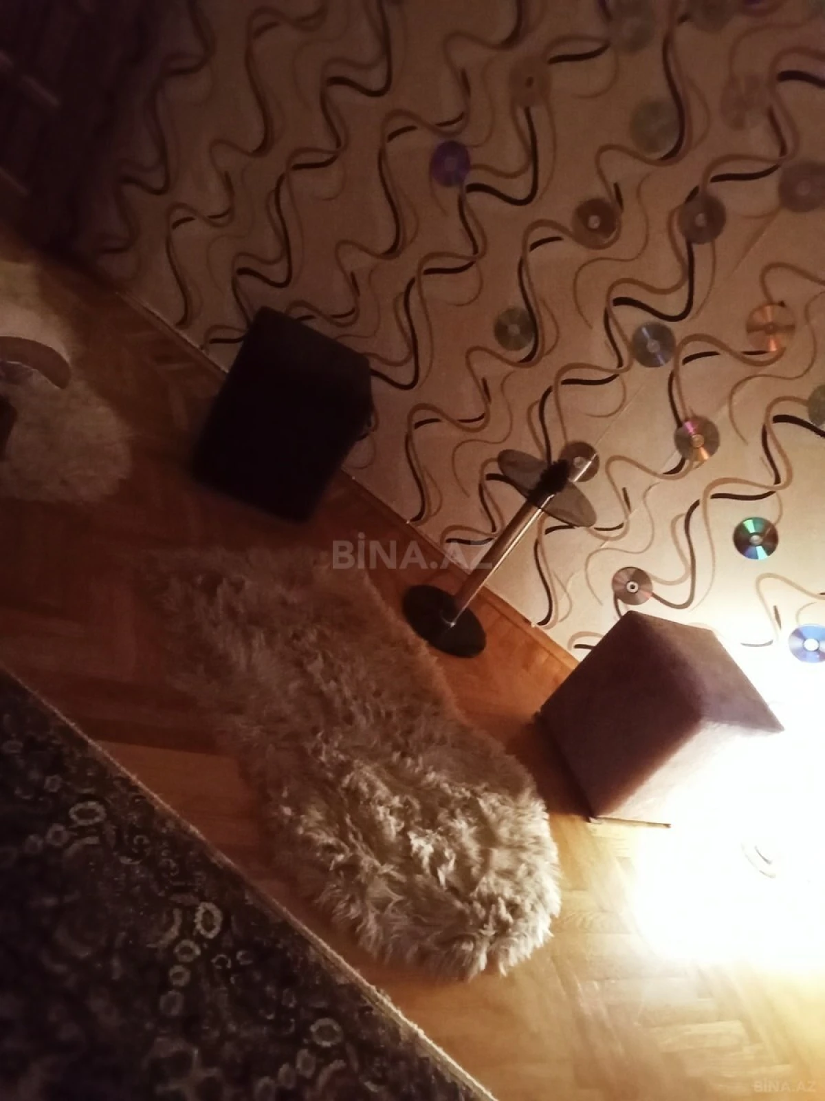 Kirayə verilir 2 otaqlı mənzil 67 m²