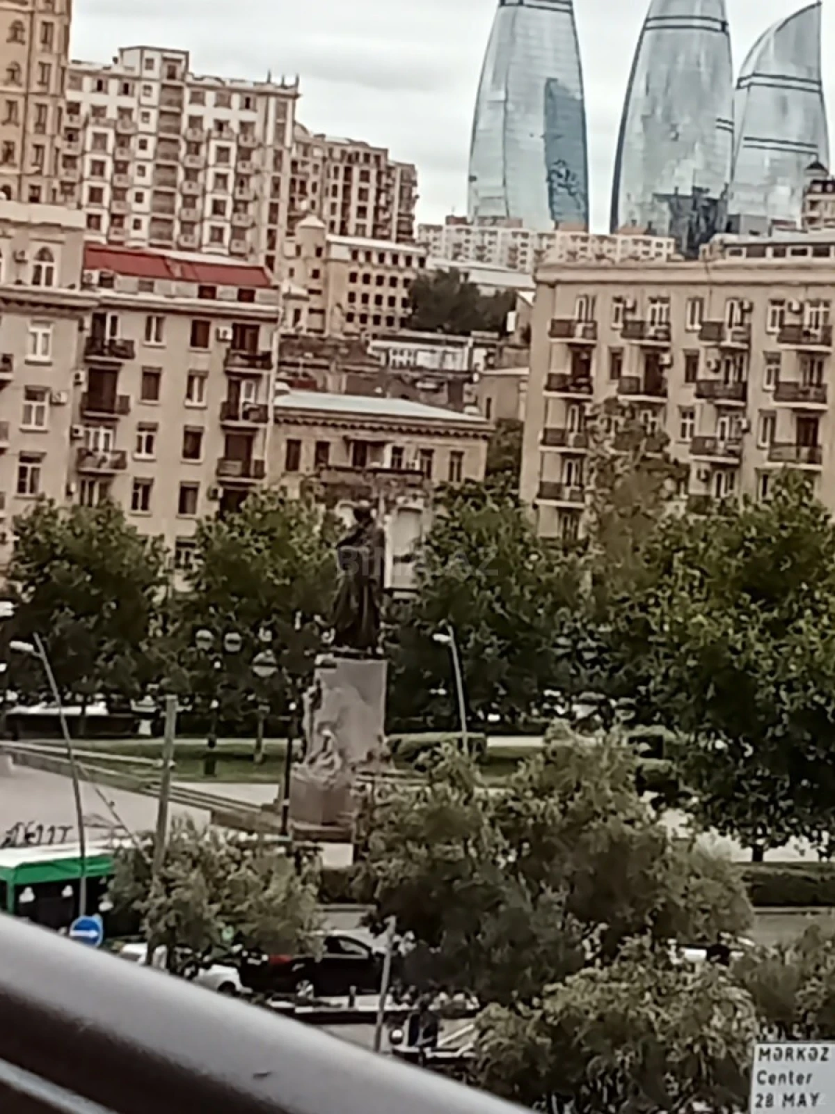 Kirayə verilir 2 otaqlı mənzil 67 m²