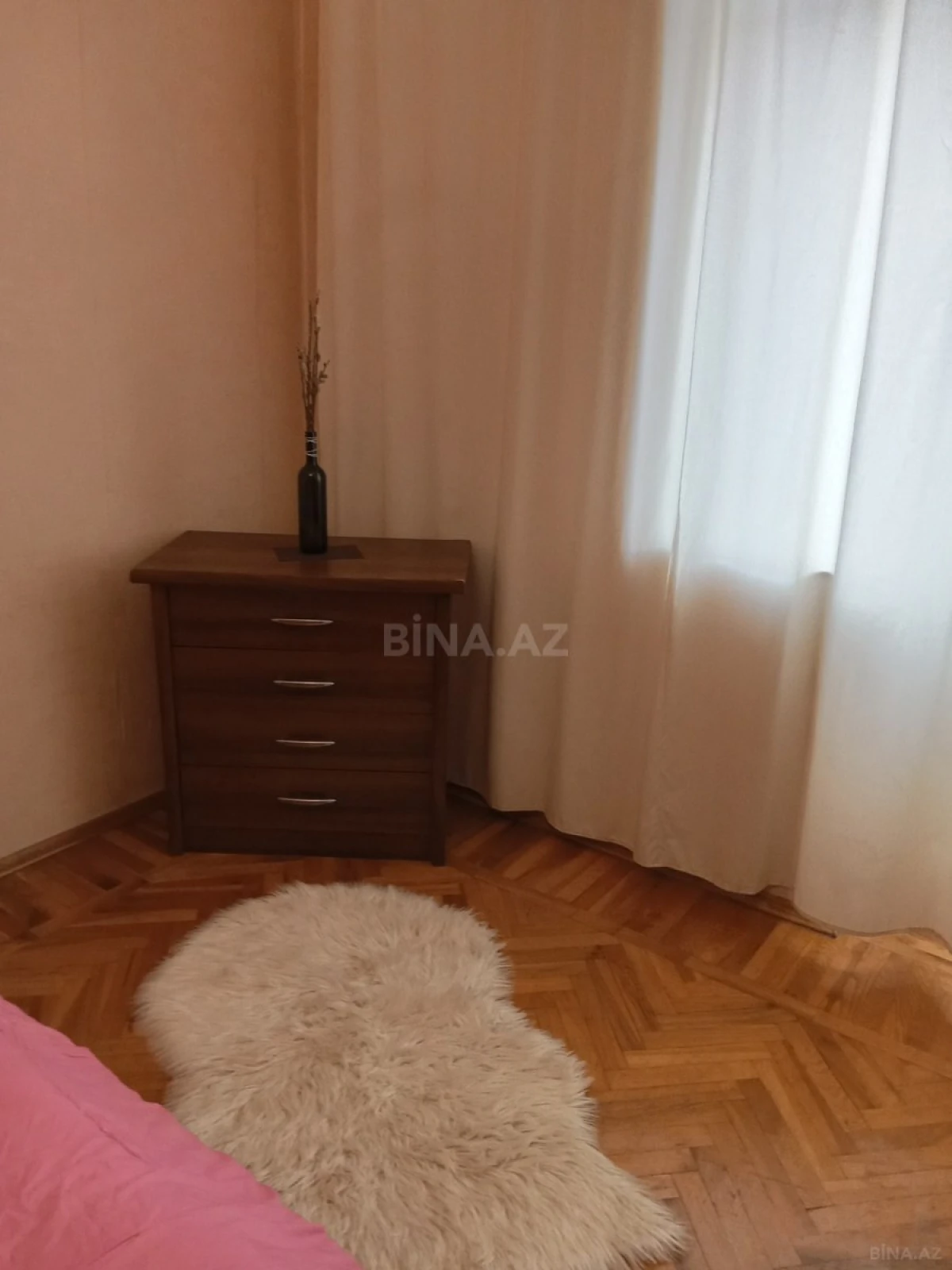 Kirayə verilir 2 otaqlı mənzil 67 m²