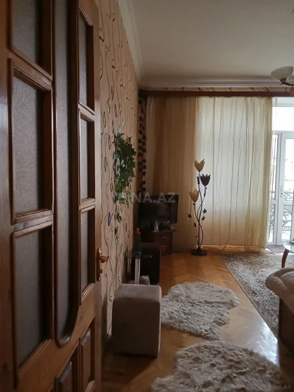 Kirayə verilir 2 otaqlı mənzil 67 m²