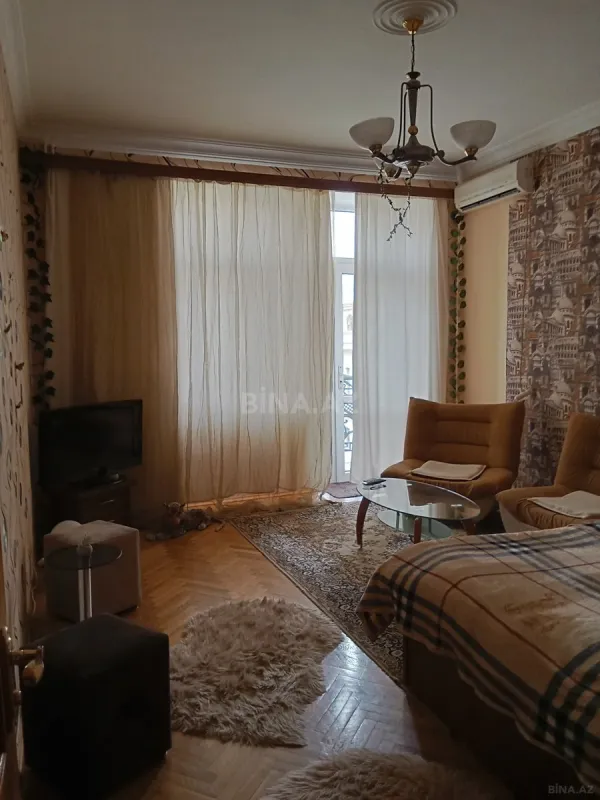 Kirayə verilir 2 otaqlı mənzil 67 m²