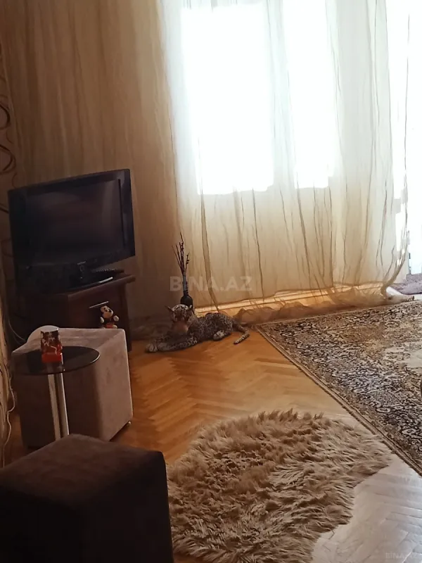 Kirayə verilir 2 otaqlı mənzil 67 m²