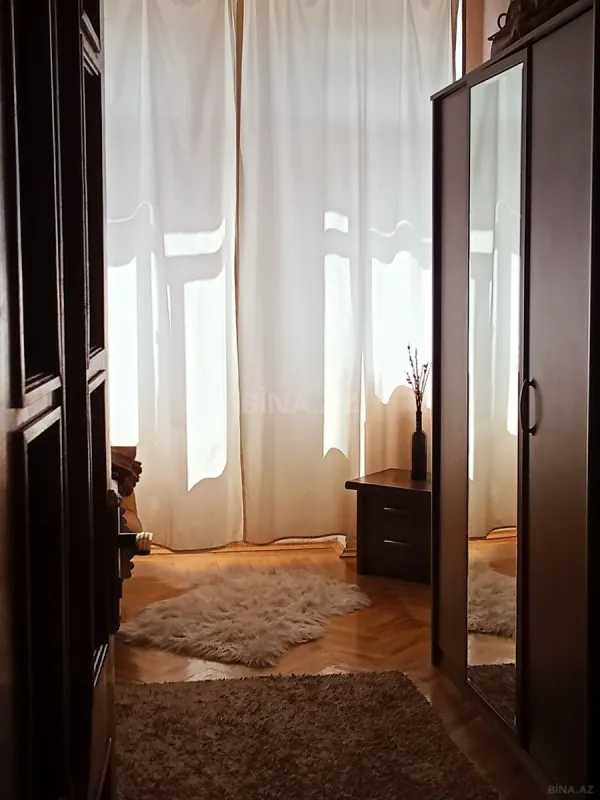 Kirayə verilir 2 otaqlı mənzil 67 m²