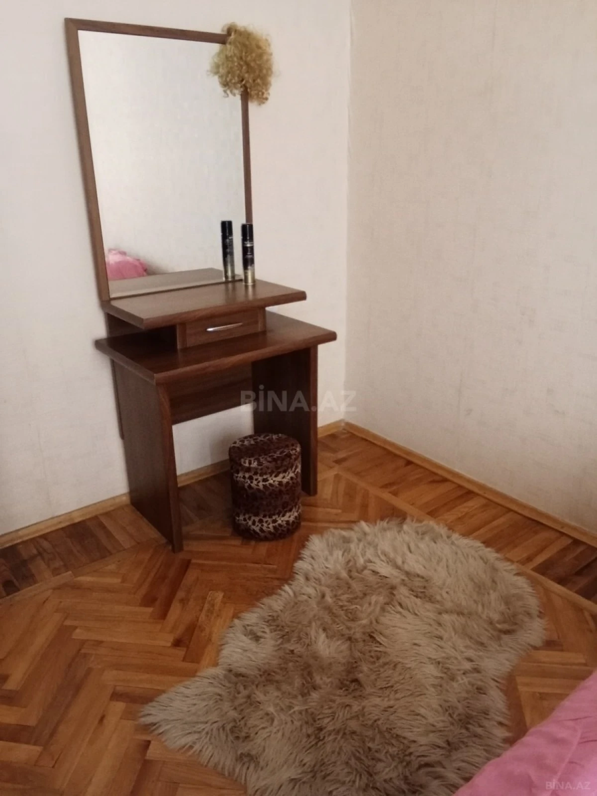 Kirayə verilir 2 otaqlı mənzil 67 m²