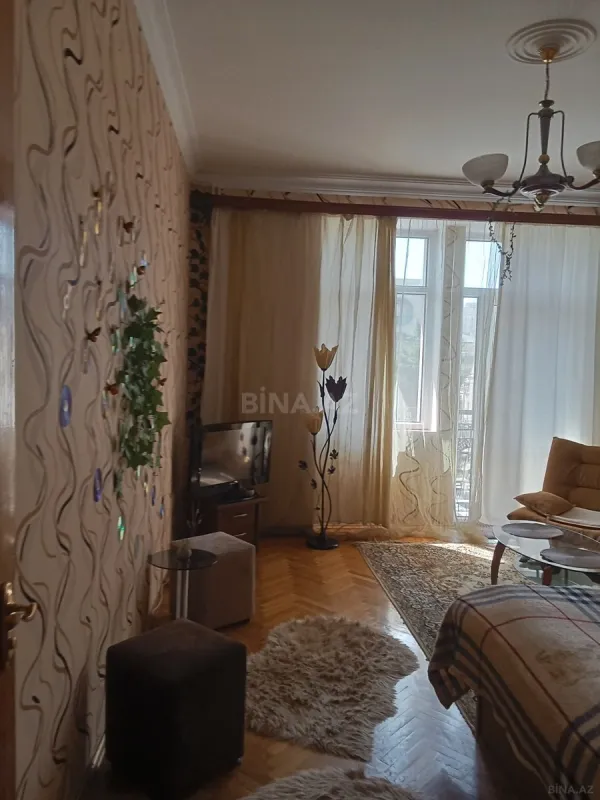 Kirayə verilir 2 otaqlı mənzil 67 m²