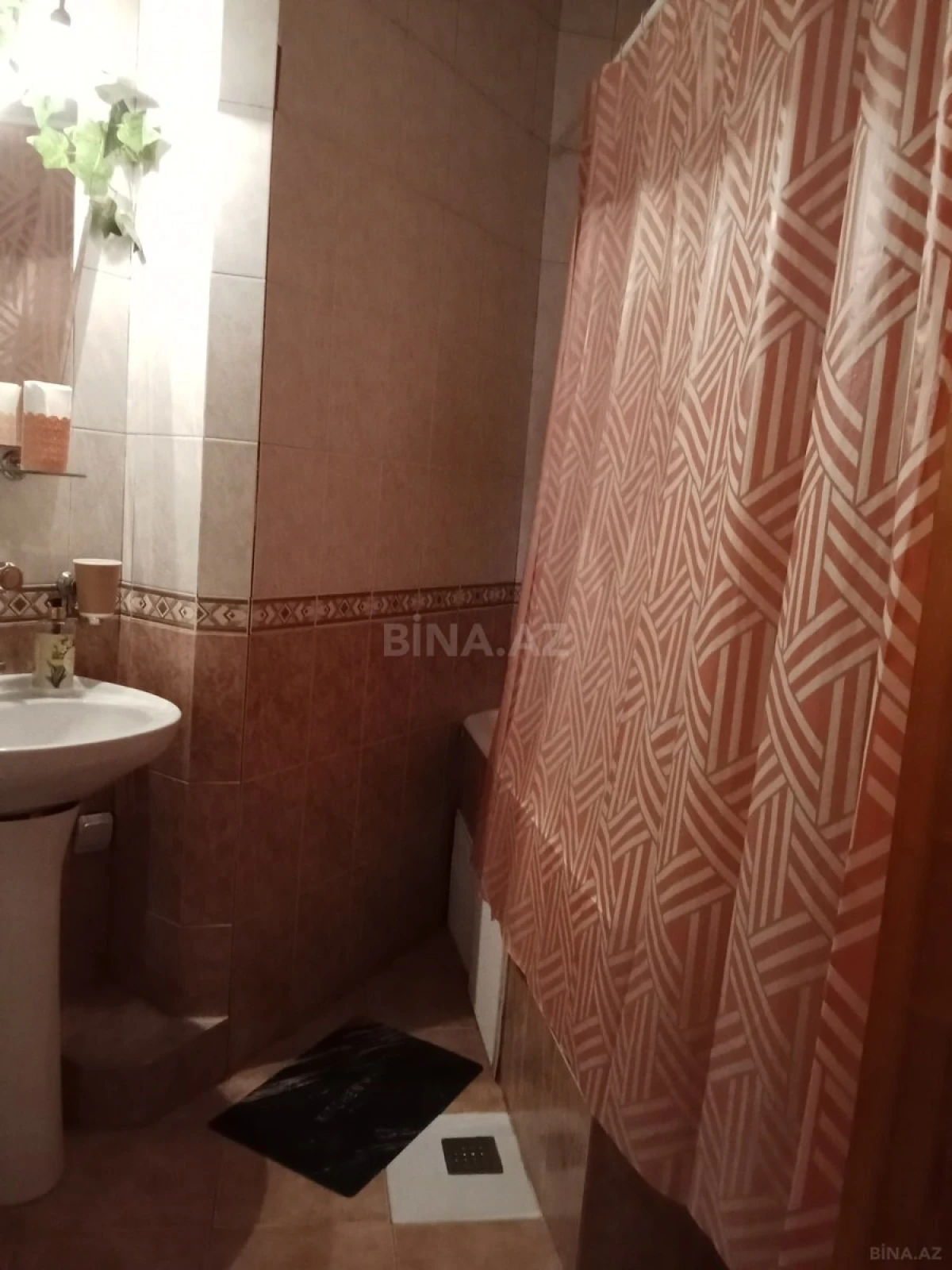 Kirayə verilir 2 otaqlı mənzil 67 m²