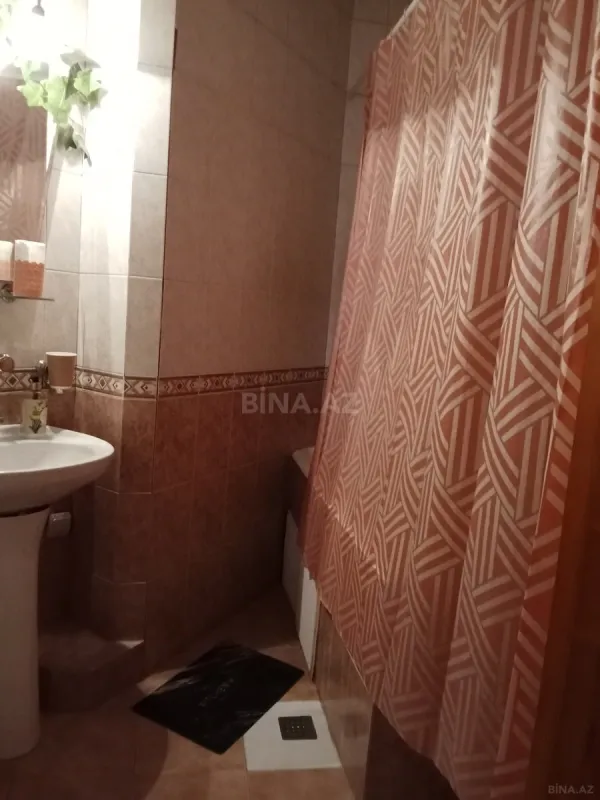 Kirayə verilir 2 otaqlı mənzil 67 m²