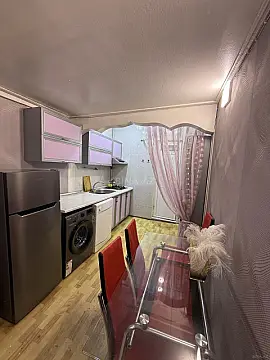 Kirayə verilir 2 otaqlı mənzil 74 m²