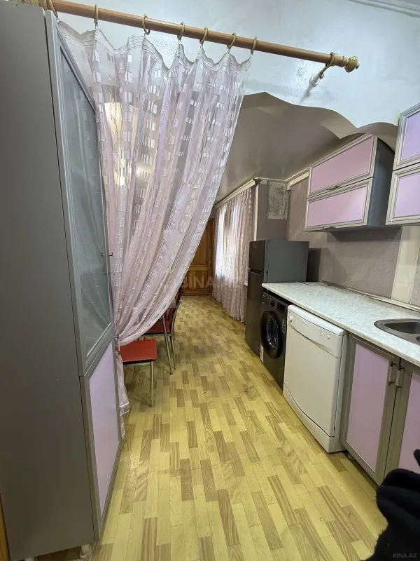 Kirayə verilir 2 otaqlı mənzil 74 m²