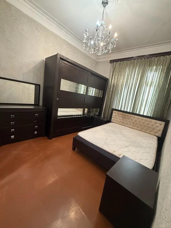 Kirayə verilir 2 otaqlı mənzil 74 m²