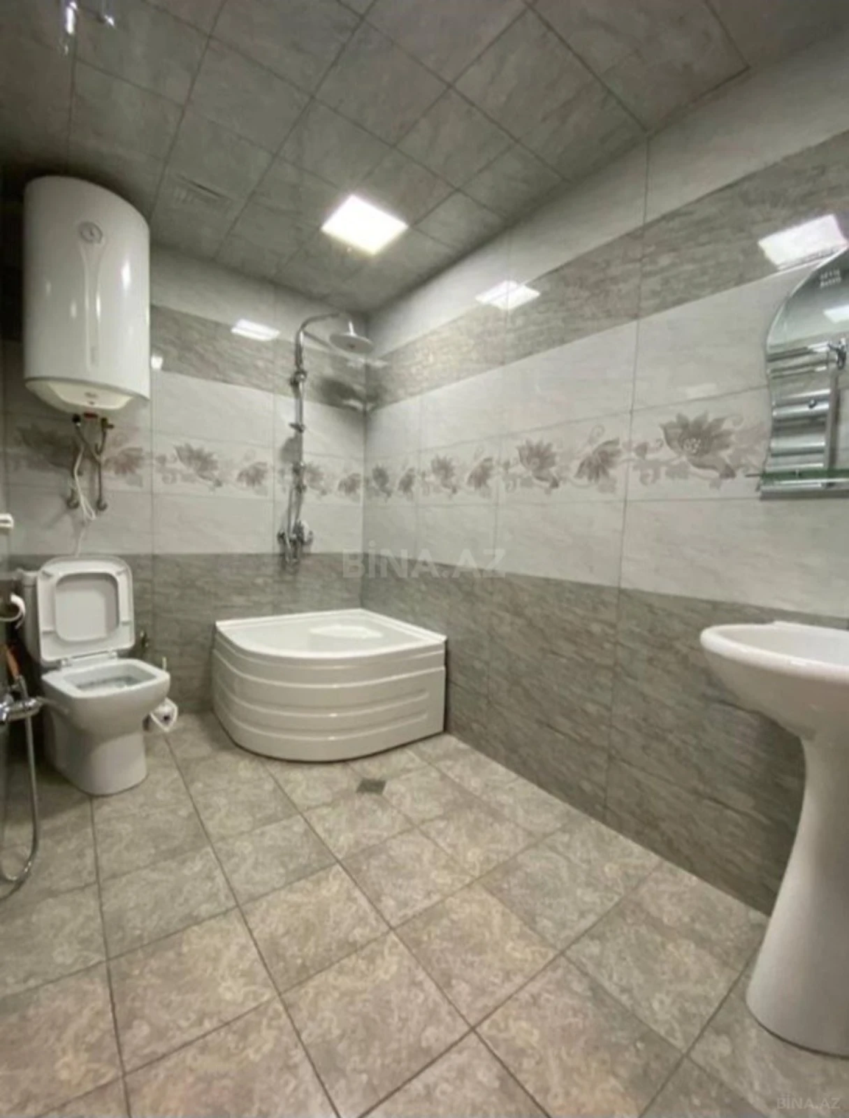 Kirayə verilir 2 otaqlı mənzil 65 m²