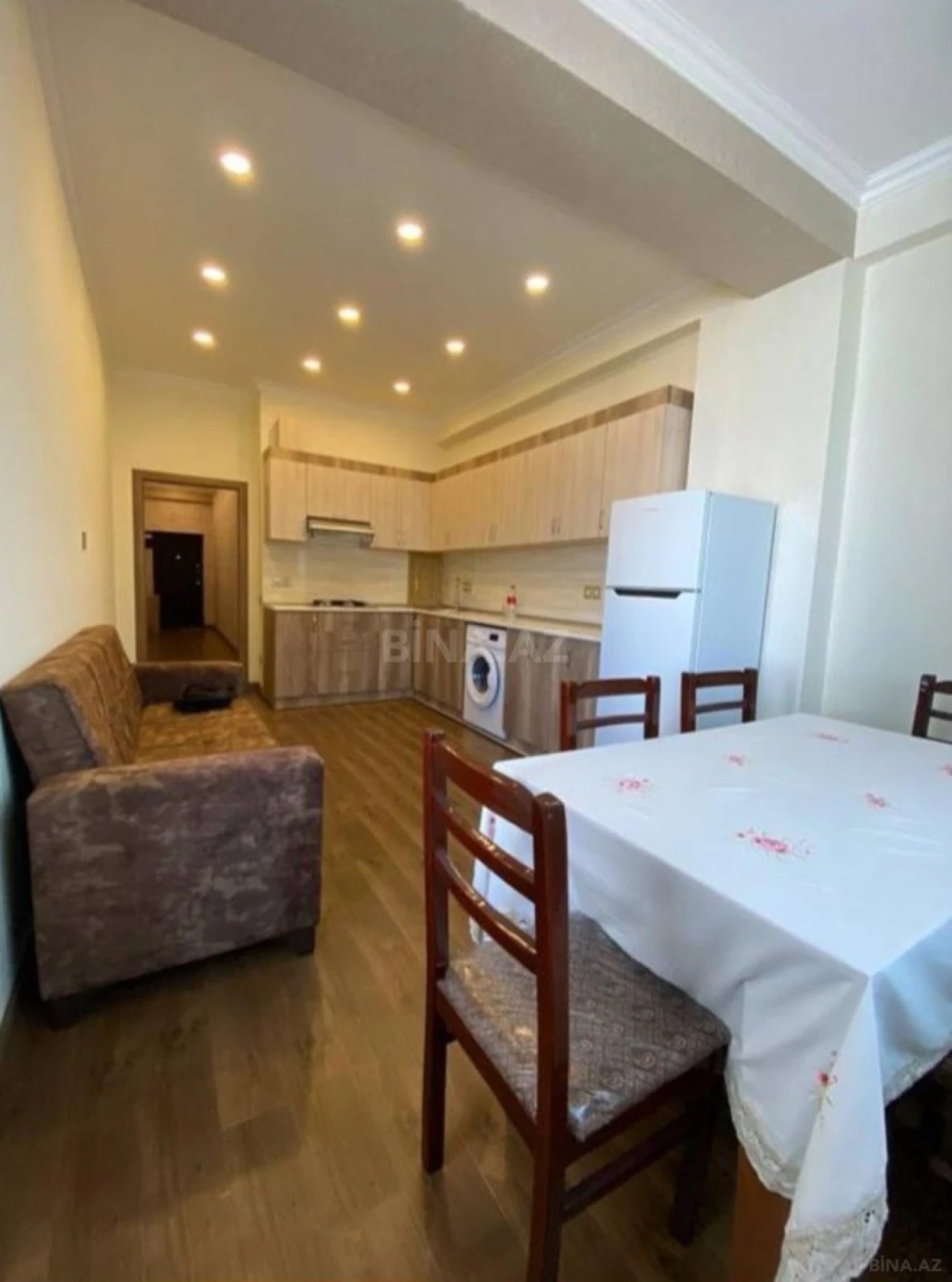 Kirayə verilir 2 otaqlı mənzil 65 m²