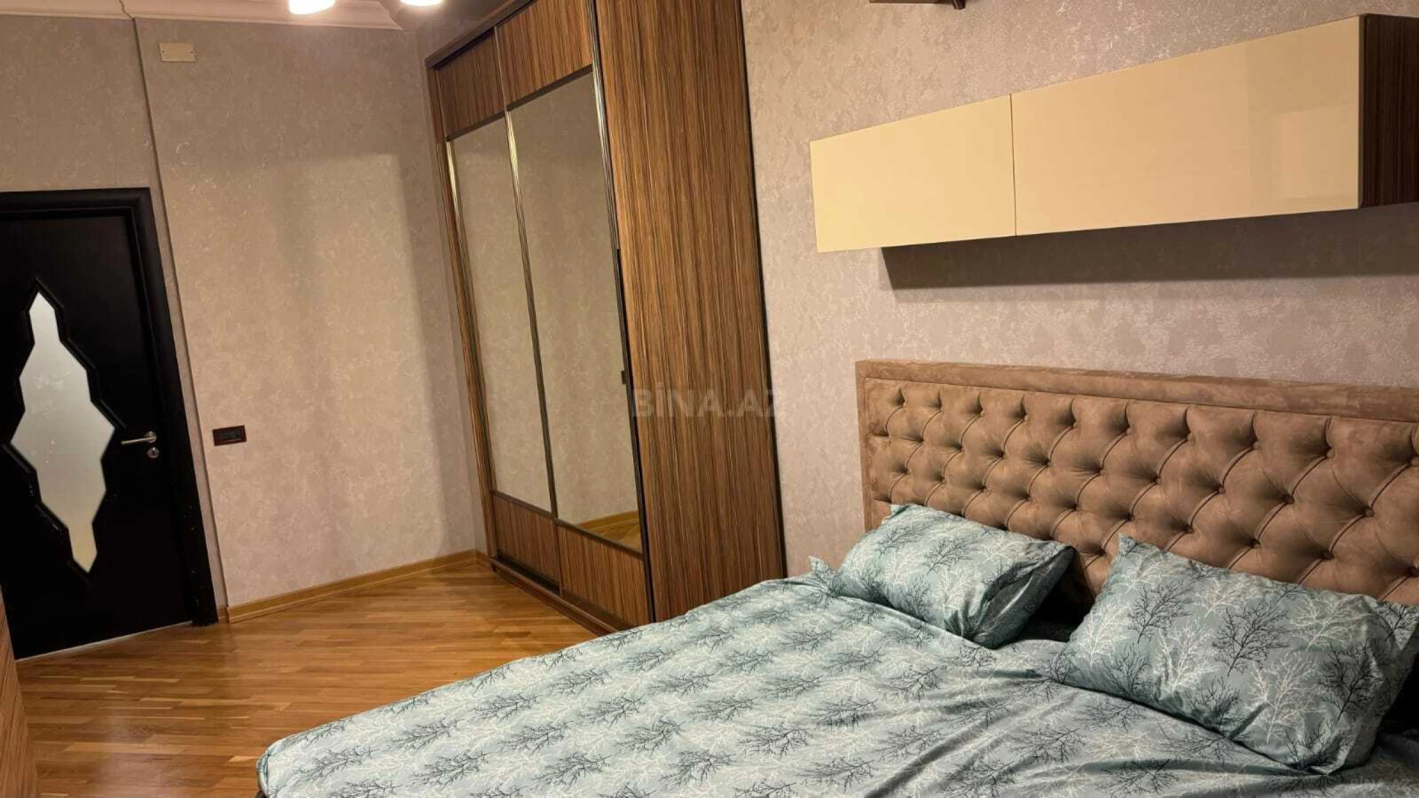 Kirayə verilir 3 otaqlı mənzil 116 m²