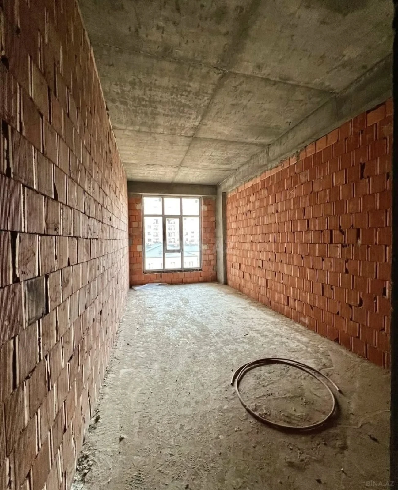 Satılır 3 otaqlı mənzil 120 m²