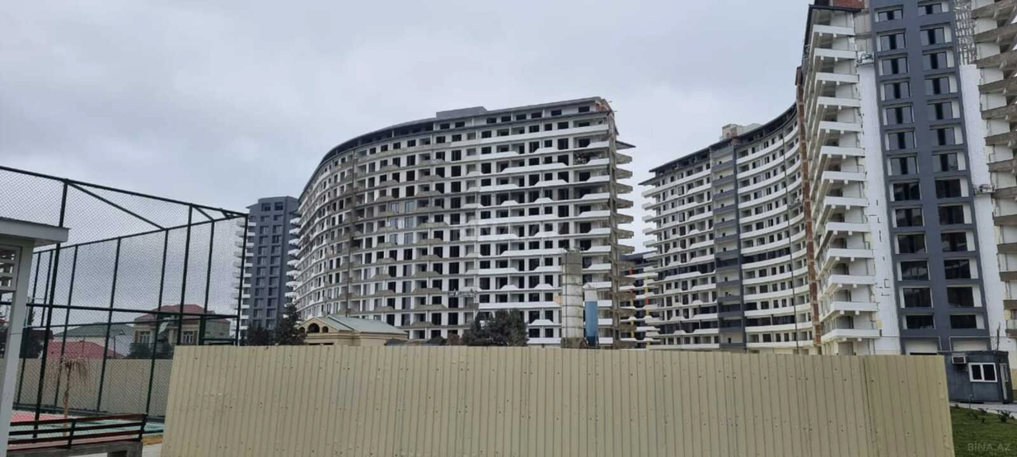 Satılır 3 otaqlı mənzil 110 m²