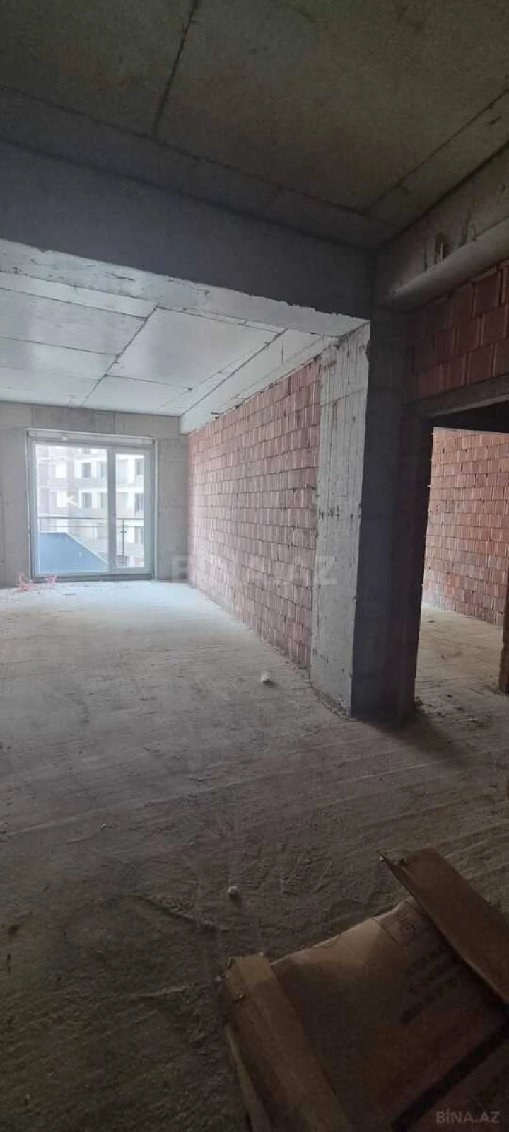 Satılır 3 otaqlı mənzil 110 m²