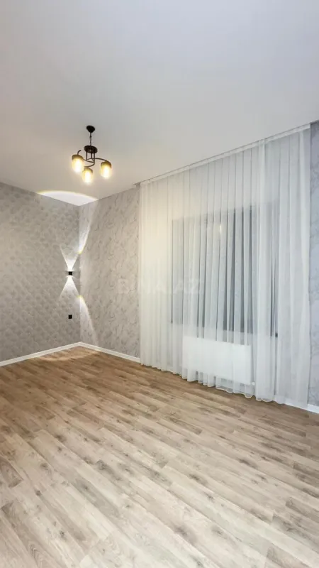 Satılır 4 otaqlı həyət evi 180 m²