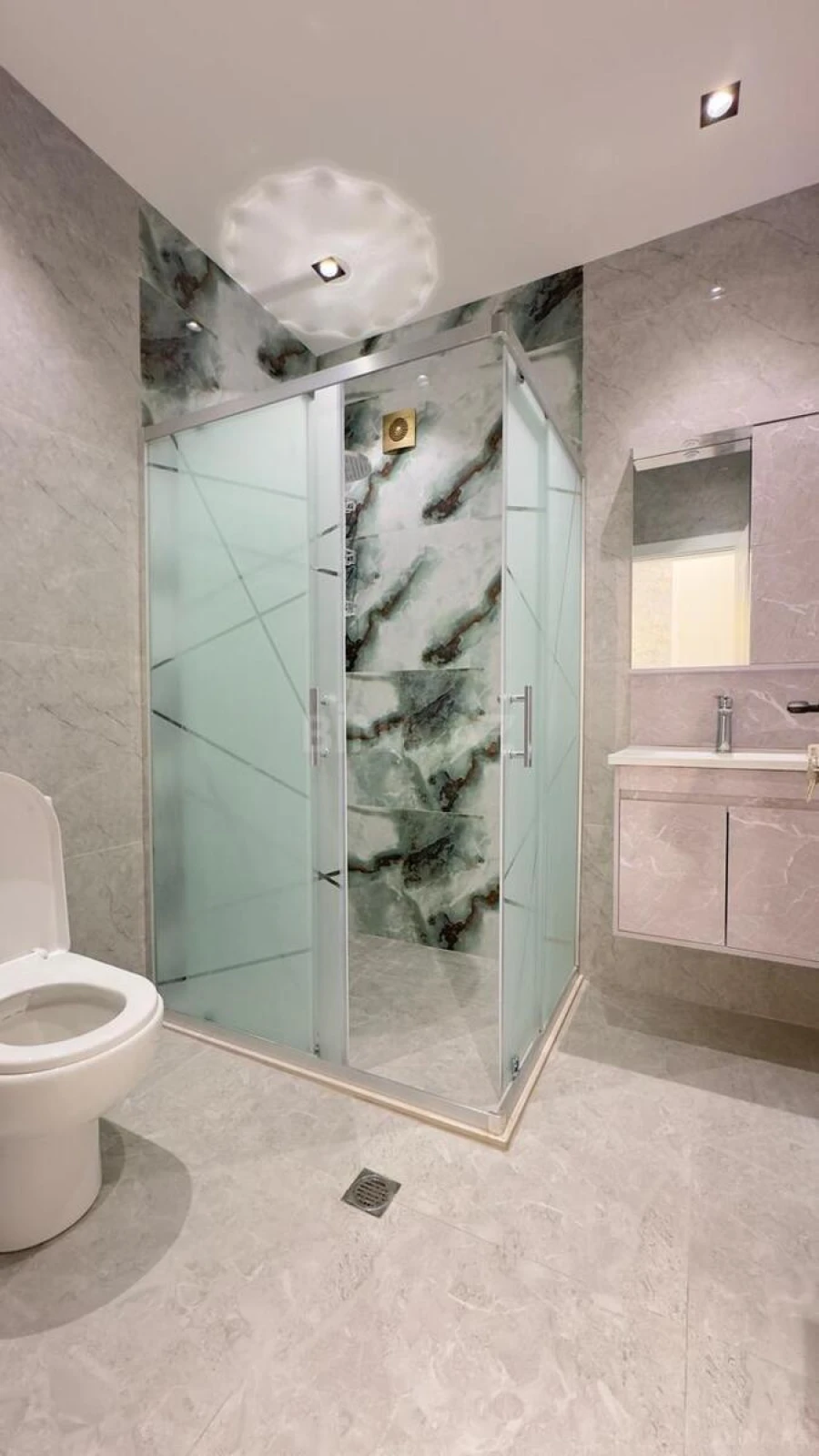 Satılır 4 otaqlı həyət evi 180 m²