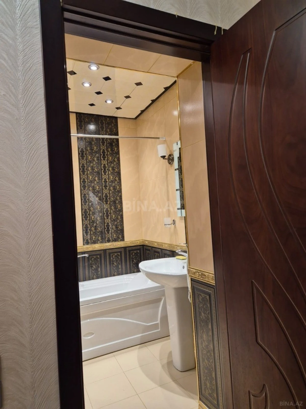 Satılır 2 otaqlı mənzil 74 m²