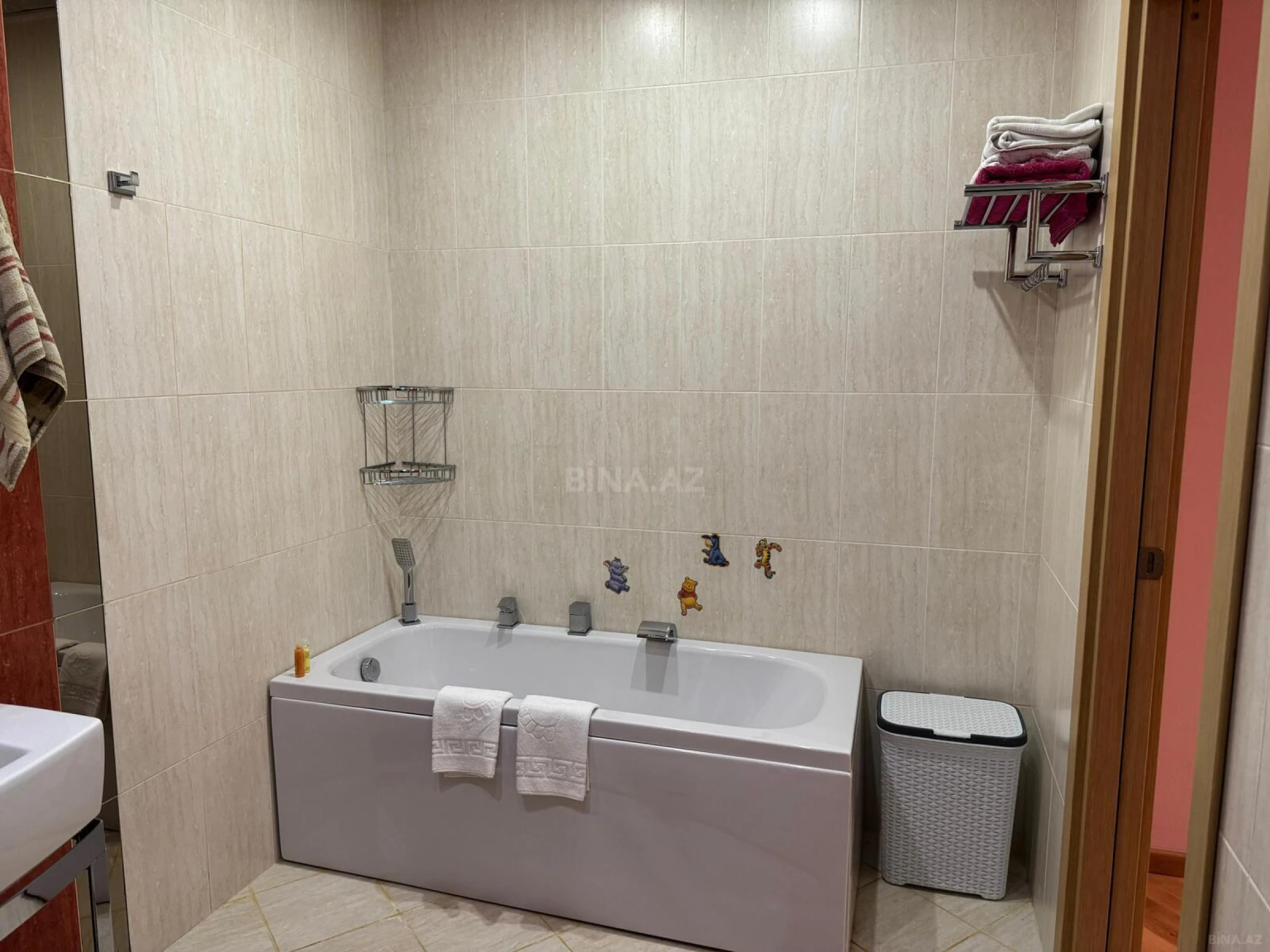 Satılır 3 otaqlı mənzil 140 m²