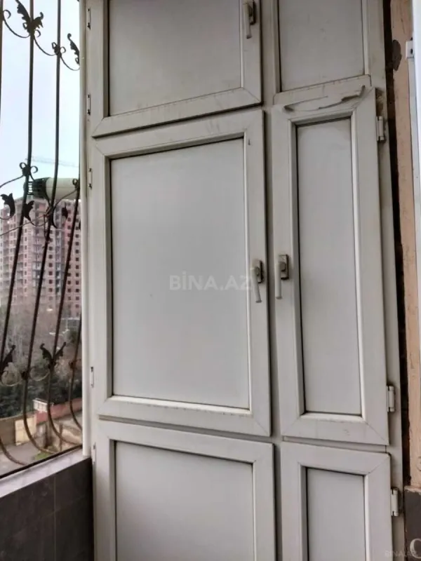 Satılır 4 otaqlı mənzil 140 m²