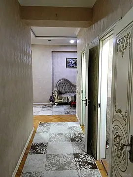 Satılır 4 otaqlı mənzil 140 m²