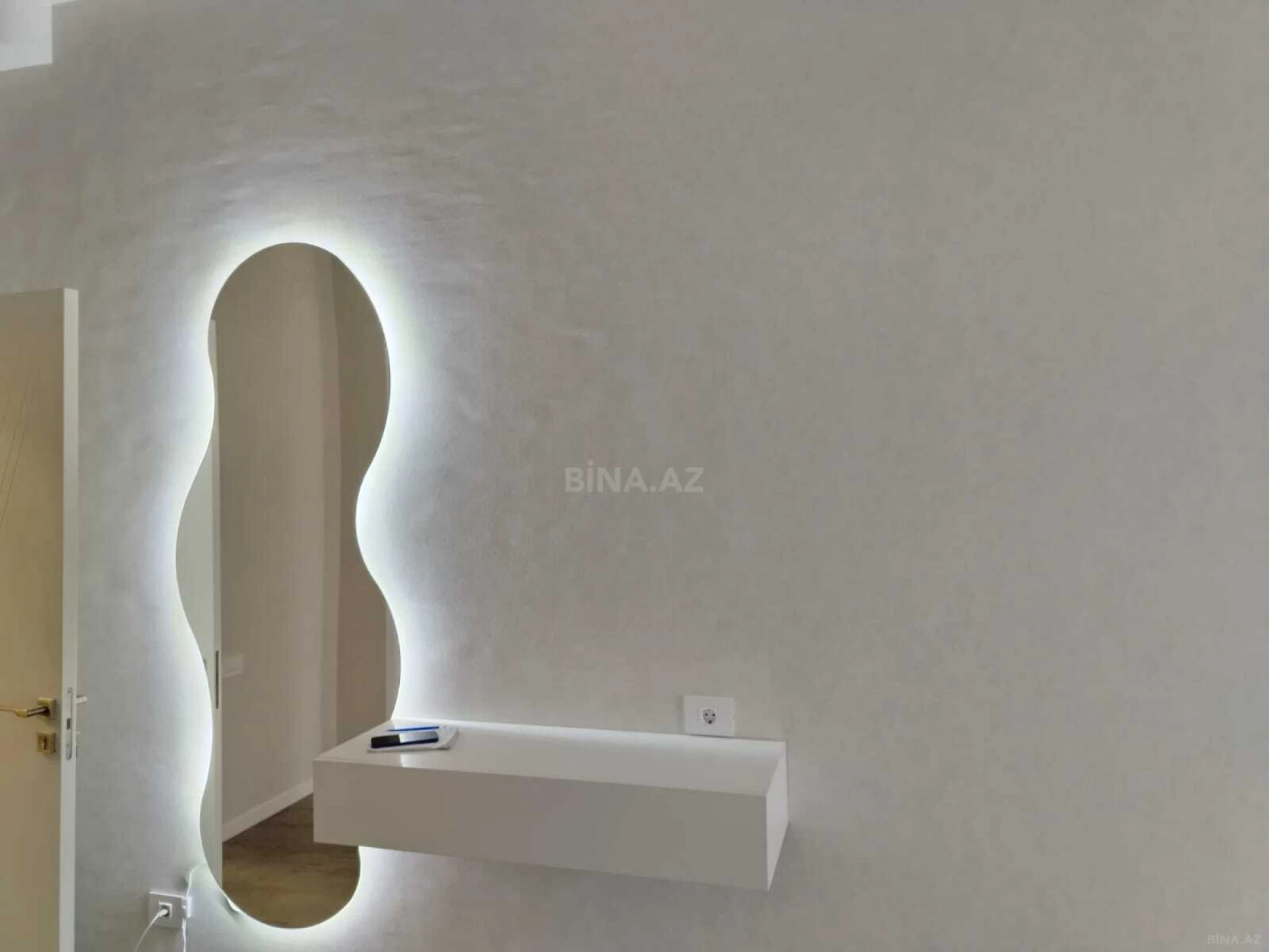 Kirayə verilir 2 otaqlı mənzil 100 m²