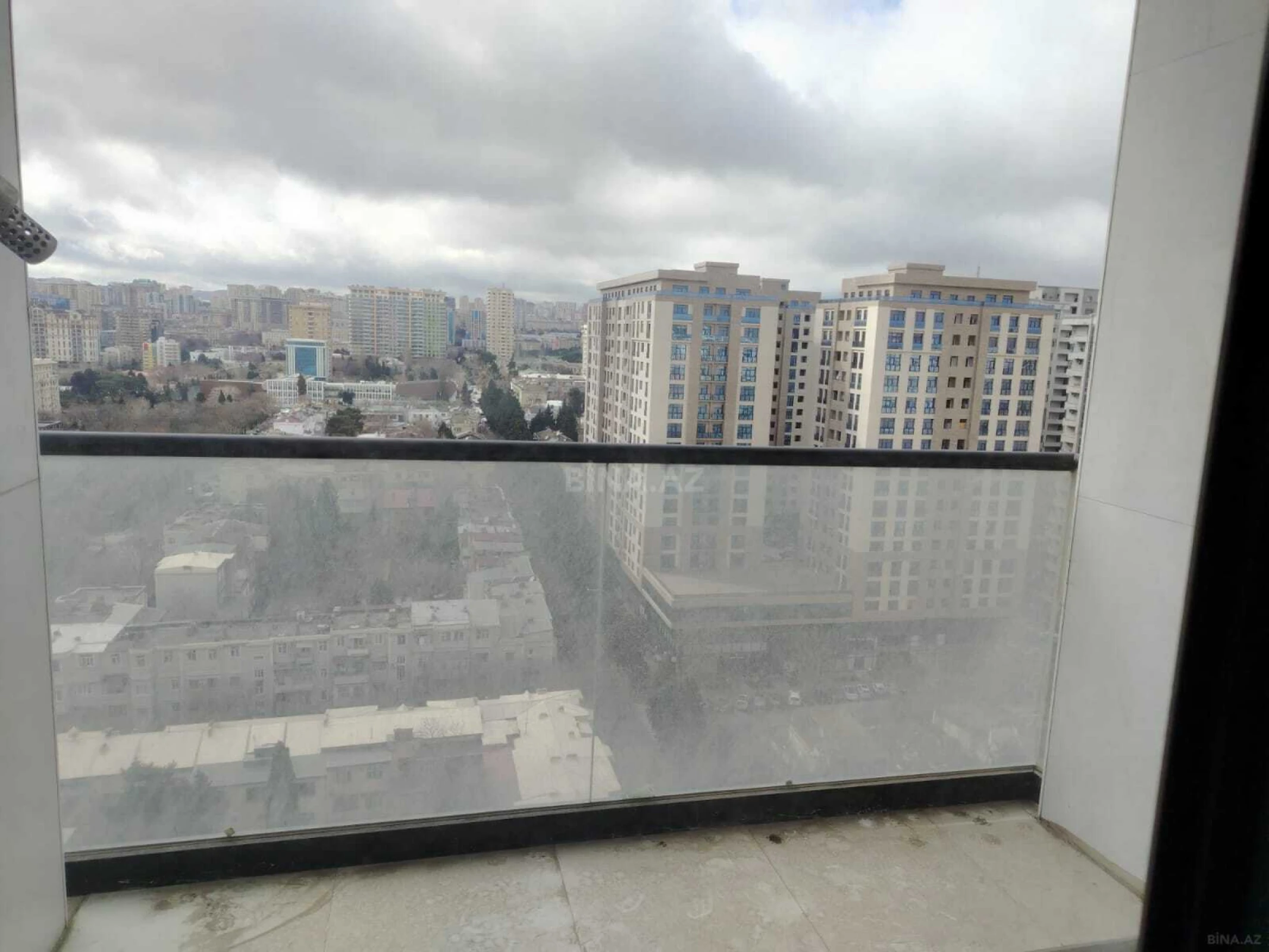 Kirayə verilir 2 otaqlı mənzil 100 m²