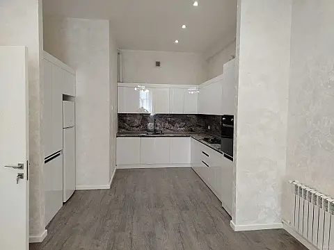 Kirayə verilir 2 otaqlı mənzil 100 m²