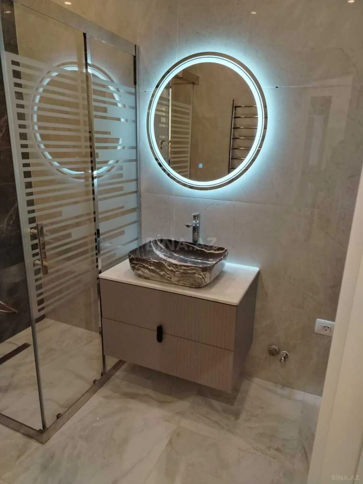 Kirayə verilir 2 otaqlı mənzil 100 m²