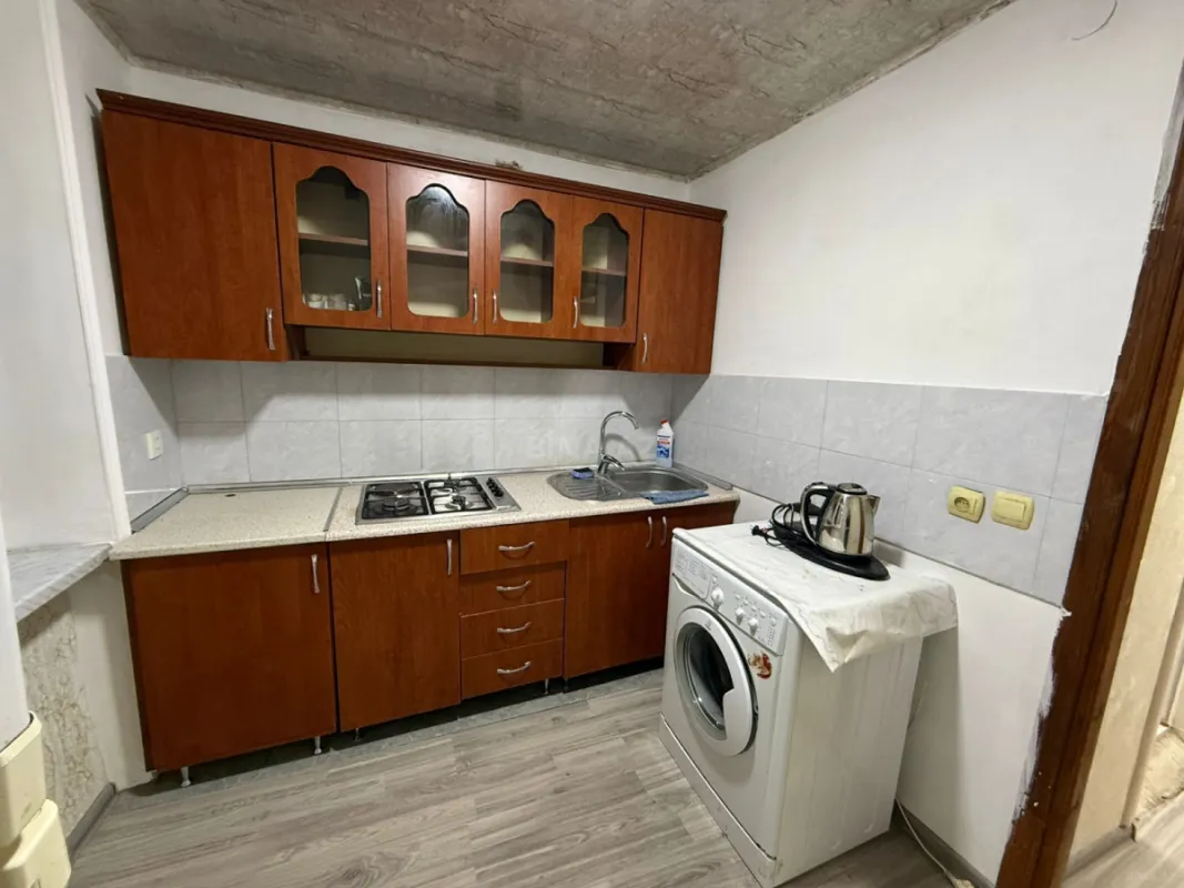 Satılır 1 otaqlı mənzil 385 m²