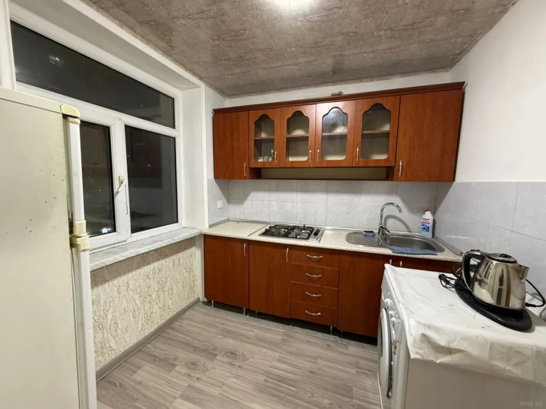 Satılır 1 otaqlı mənzil 385 m²