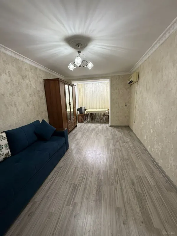 Satılır 1 otaqlı mənzil 385 m²