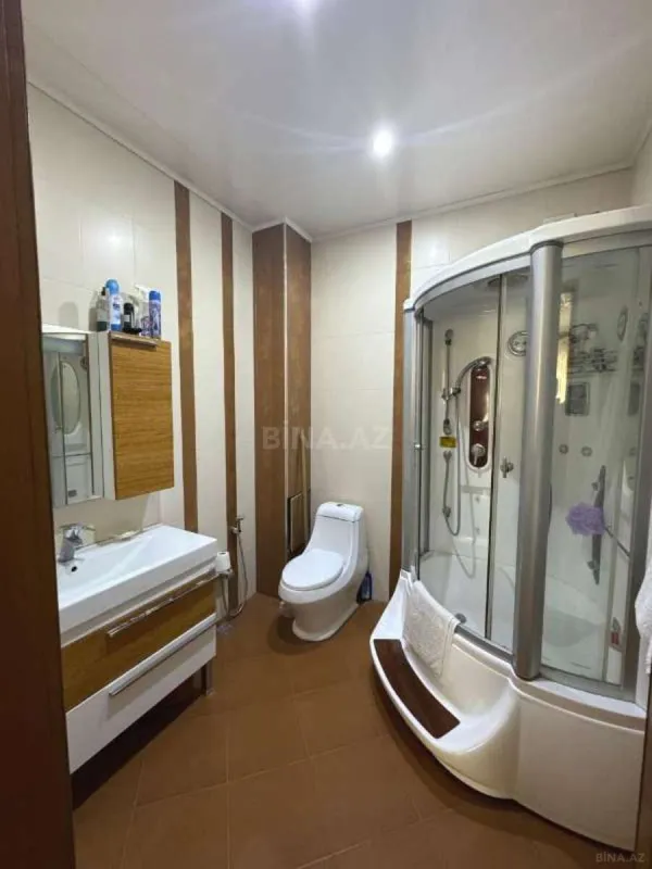 Satılır 4 otaqlı mənzil 185 m²
