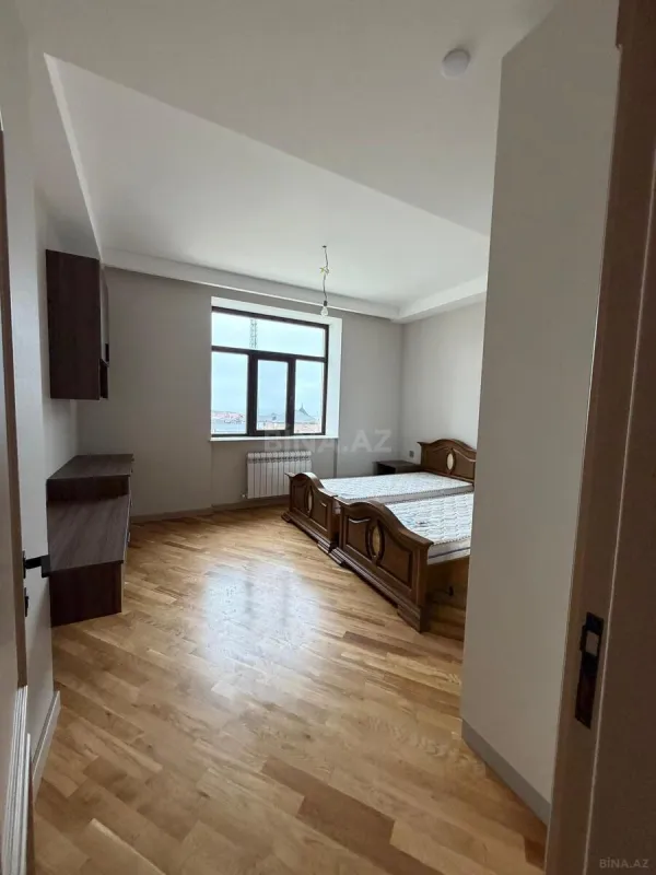 Satılır 8 otaqlı həyət evi 780 m²