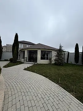Satılır 8 otaqlı həyət evi 780 m²