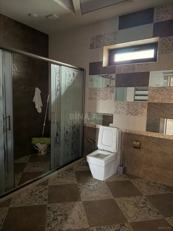 Satılır 8 otaqlı həyət evi 780 m²