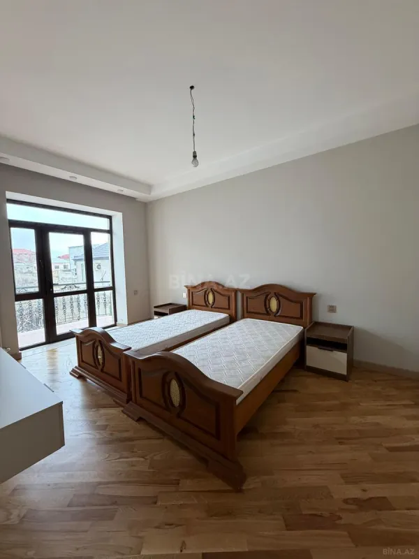 Satılır 8 otaqlı həyət evi 780 m²