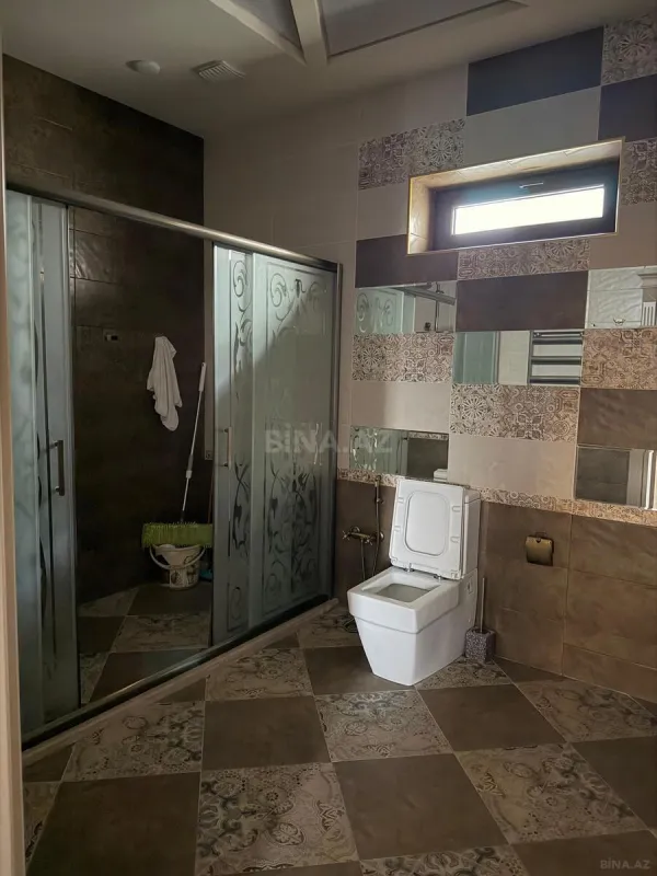 Satılır 8 otaqlı həyət evi 780 m²