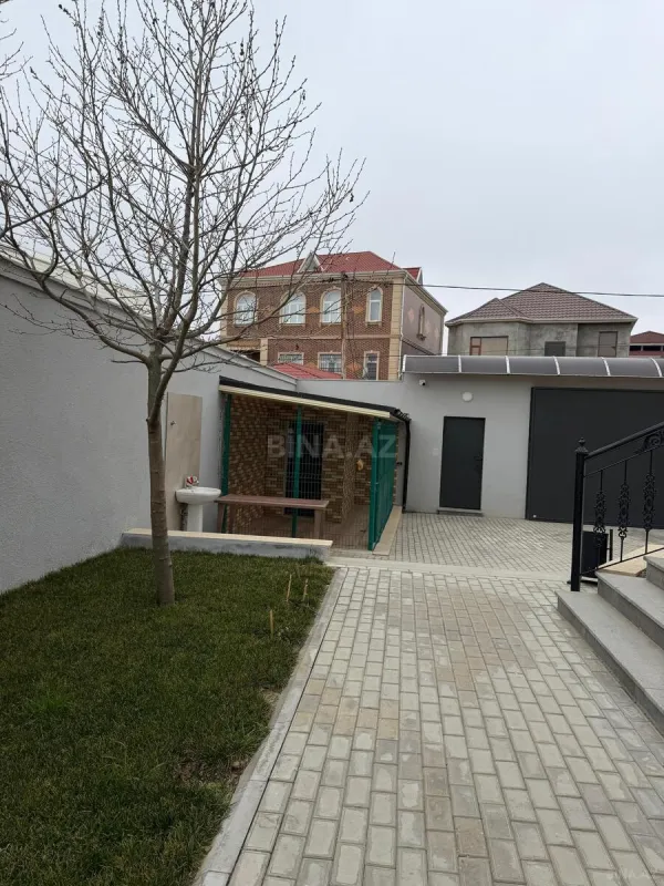 Satılır 8 otaqlı həyət evi 780 m²