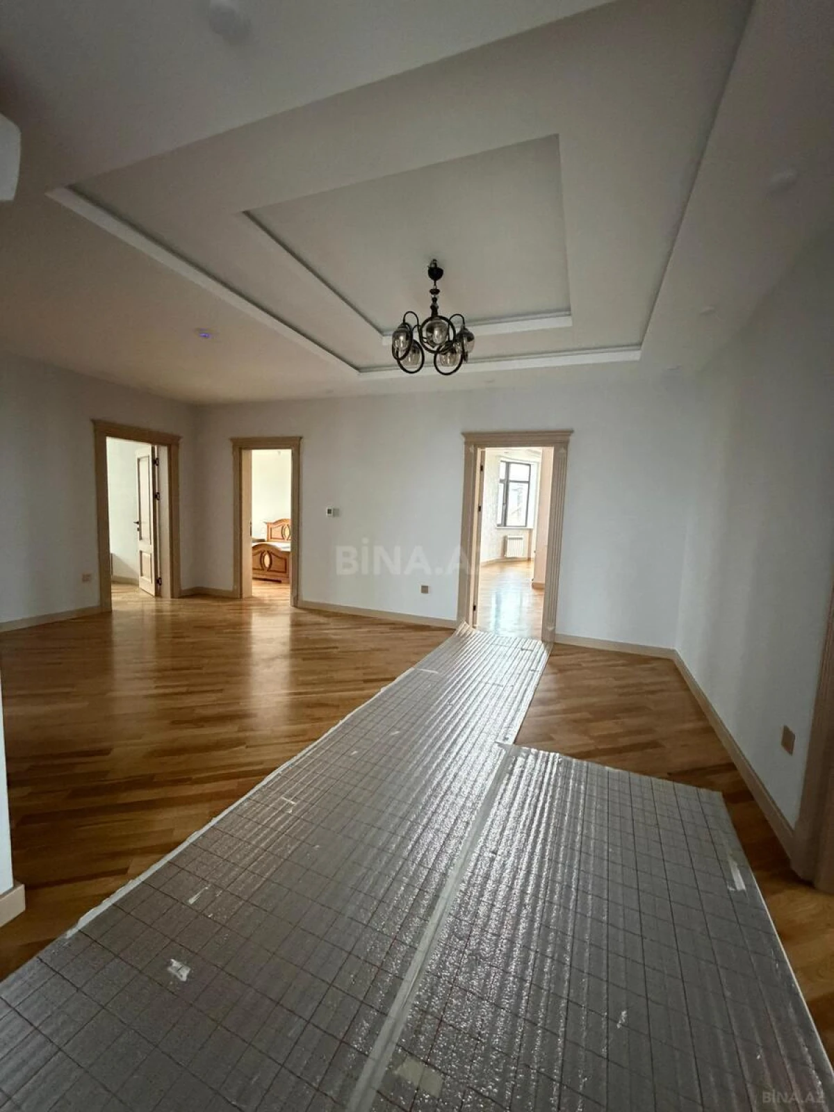Satılır 8 otaqlı həyət evi 780 m²