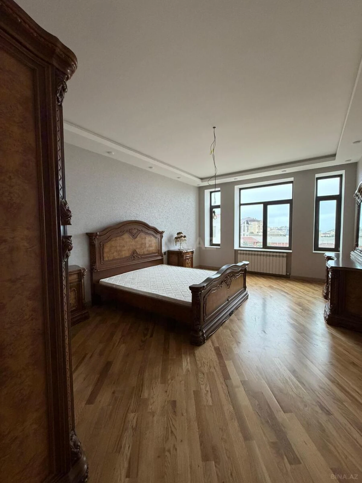 Satılır 8 otaqlı həyət evi 780 m²