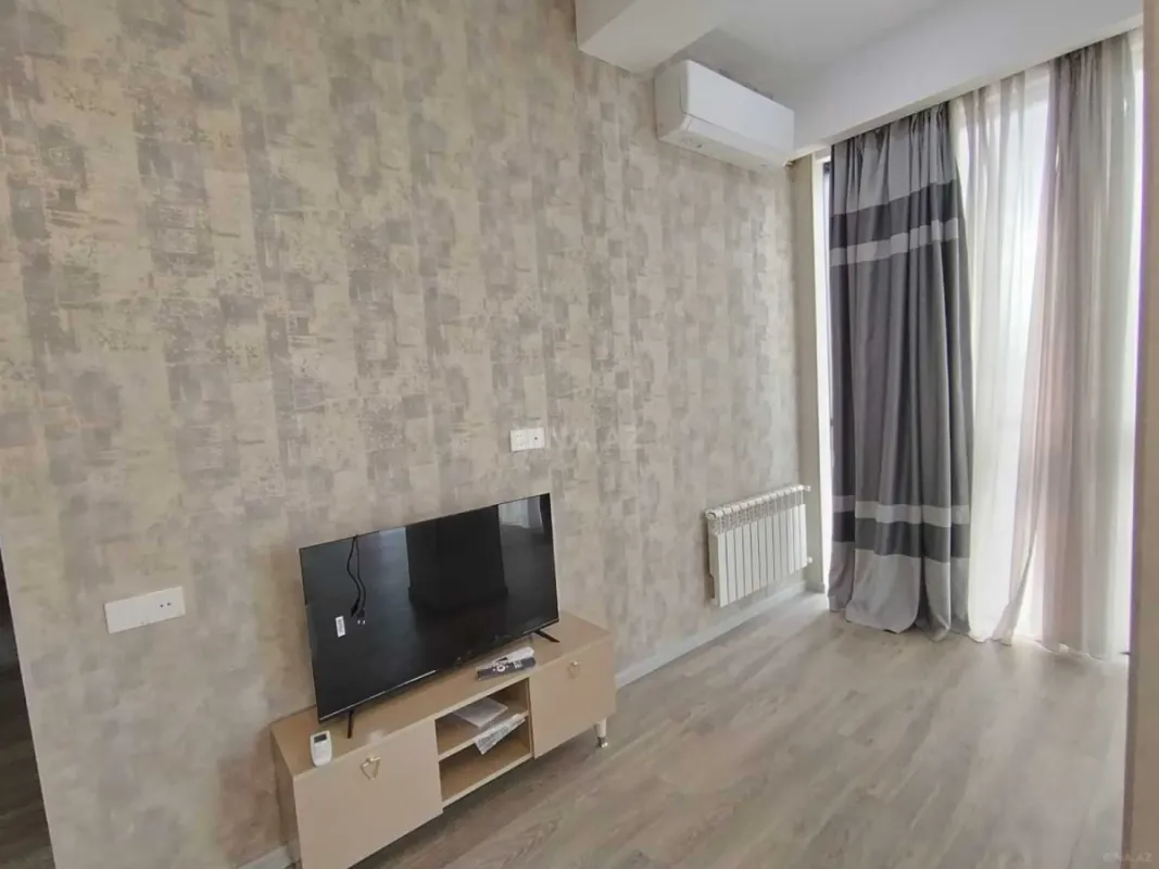 Kirayə verilir 2 otaqlı mənzil 75 m²