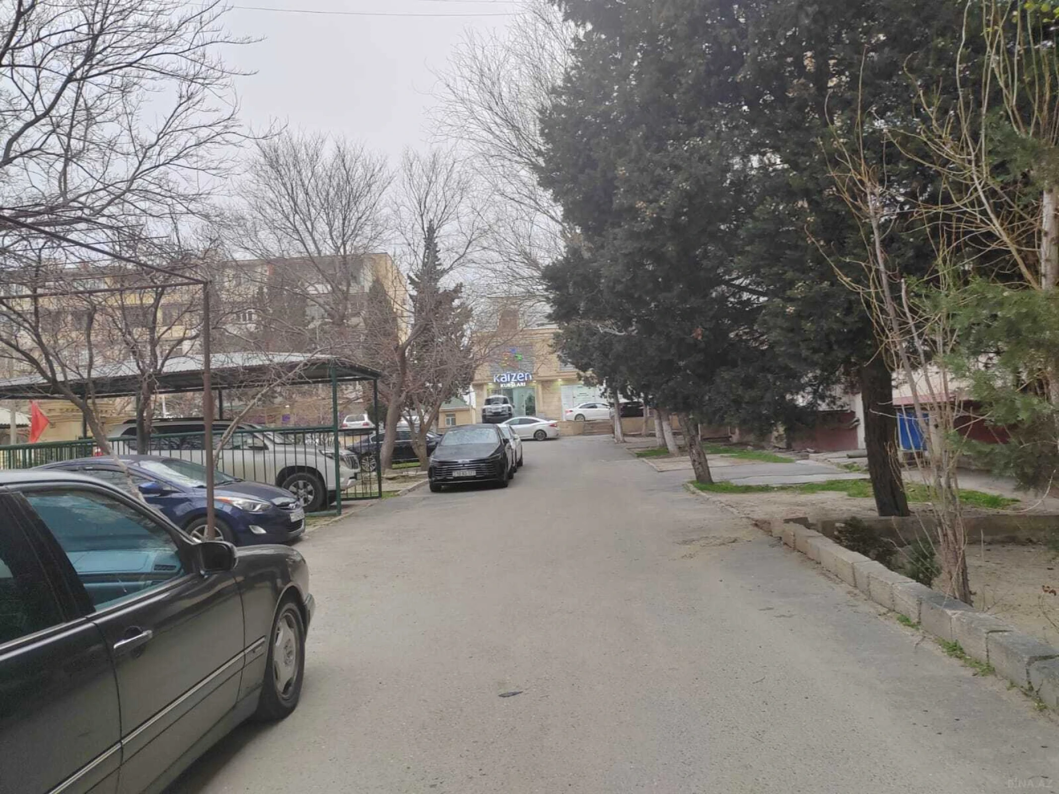 Satılır 4 otaqlı mənzil 95 m²