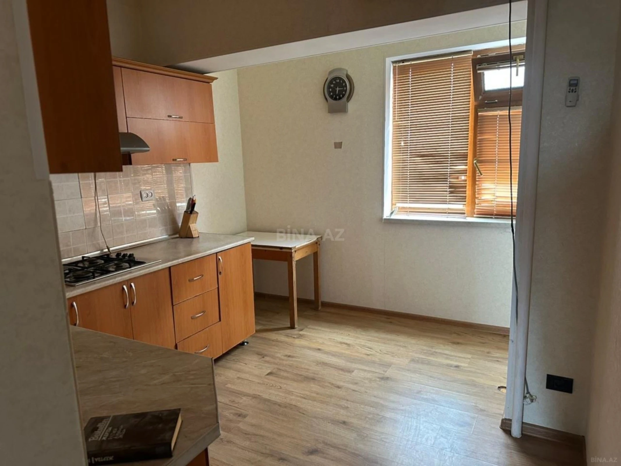 Satılır 4 otaqlı mənzil 81.4 m²