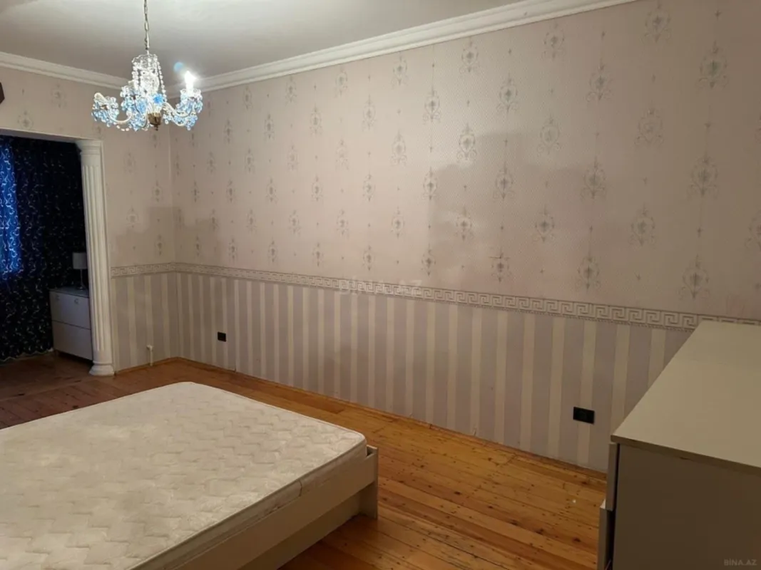 Satılır 4 otaqlı mənzil 81.4 m²