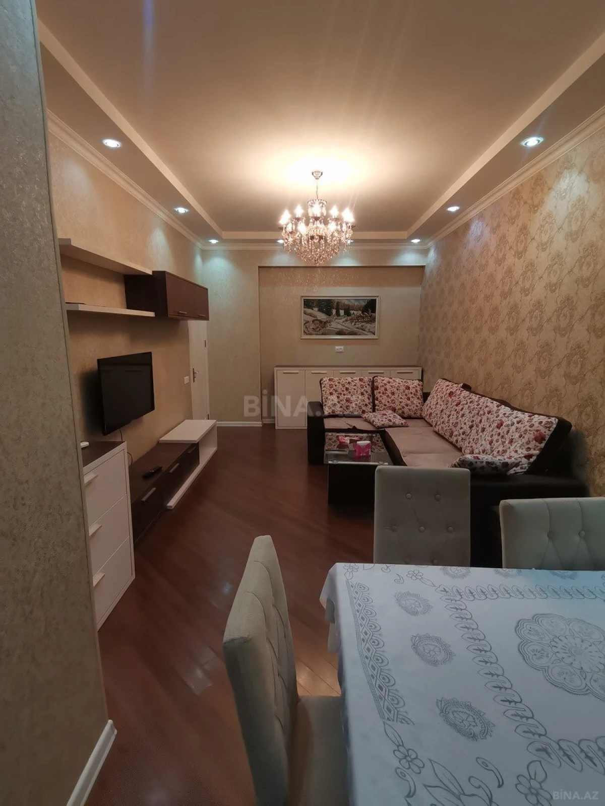 Kirayə verilir 2 otaqlı mənzil 75 m²